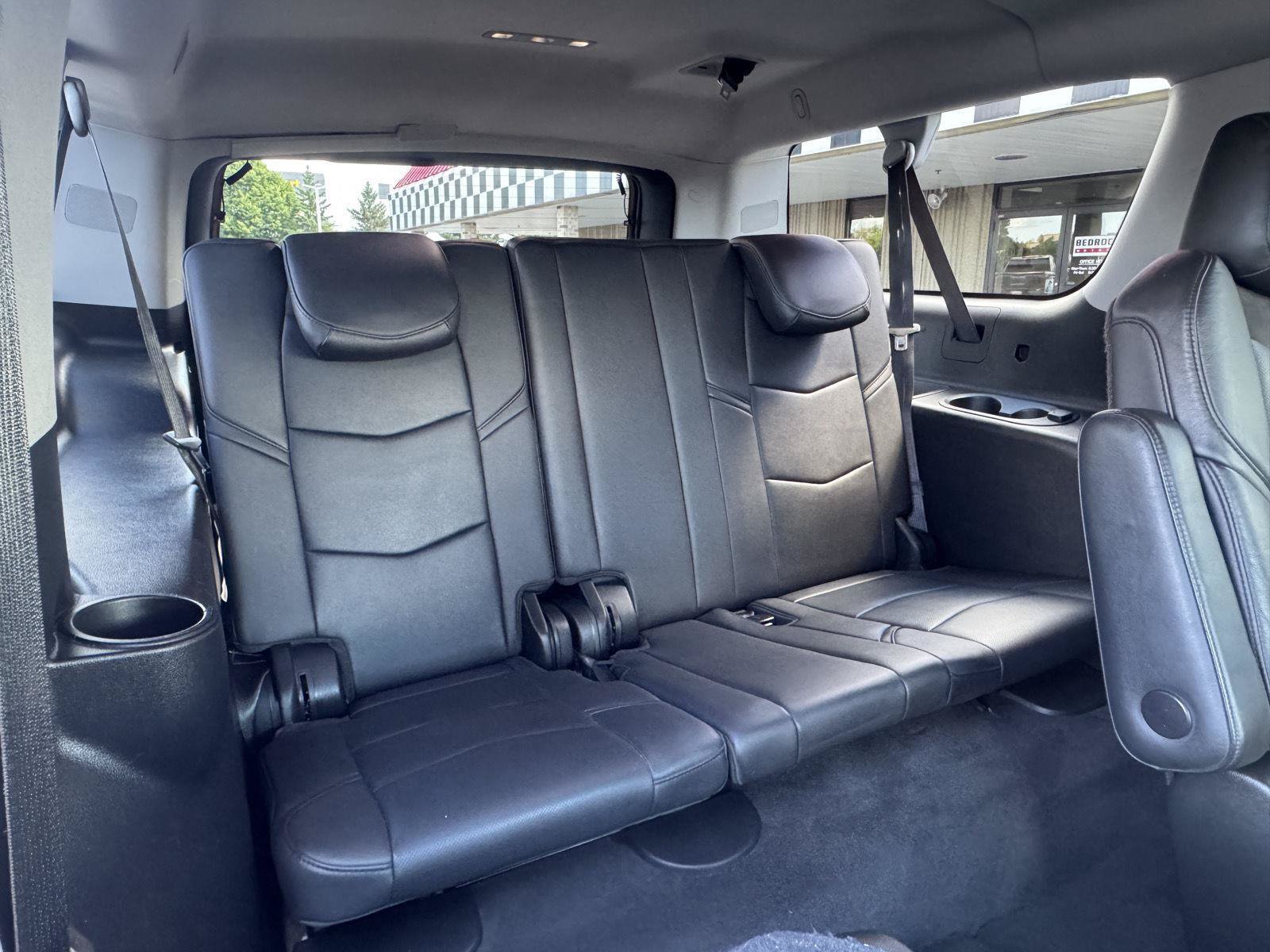 Used 2020 Cadillac Escalade ESV Luxury AWD/4WD image 33