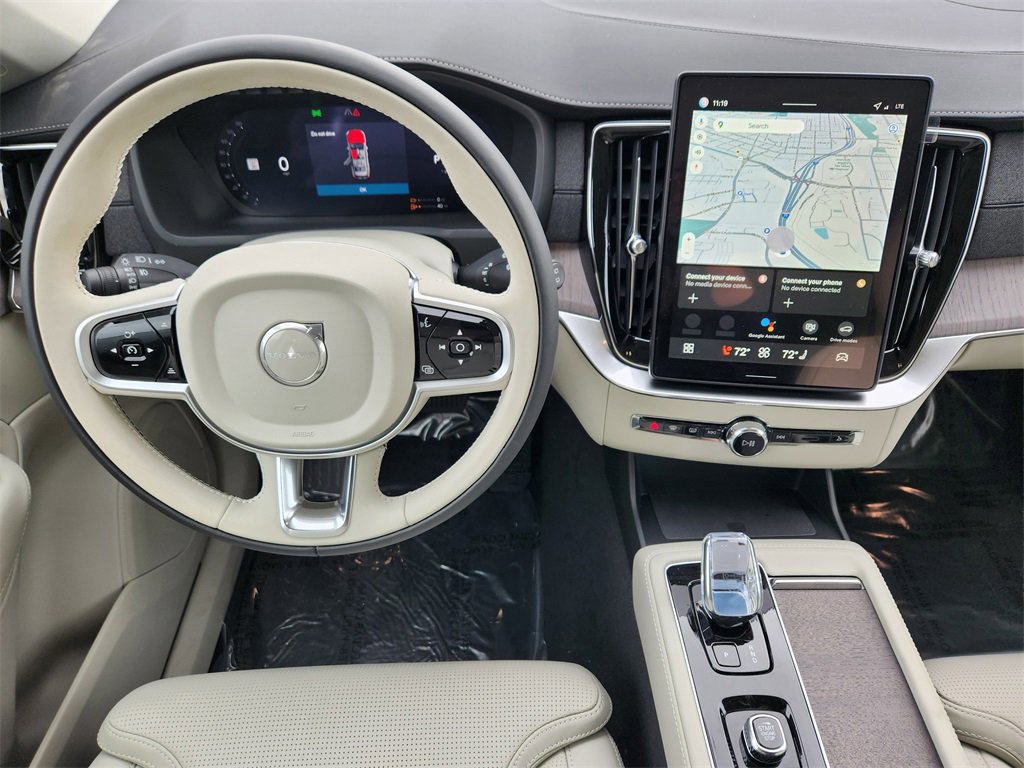 New 2026 Volvo XC90 T8 Ultra w/ Protection Package image 2