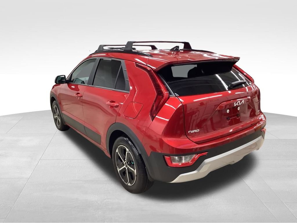 Certified 2025 Kia Niro EX FWD image 4