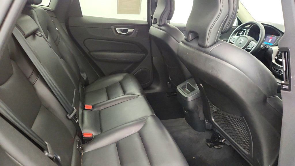 Used 2024 Volvo XC60 B5 Core image 22