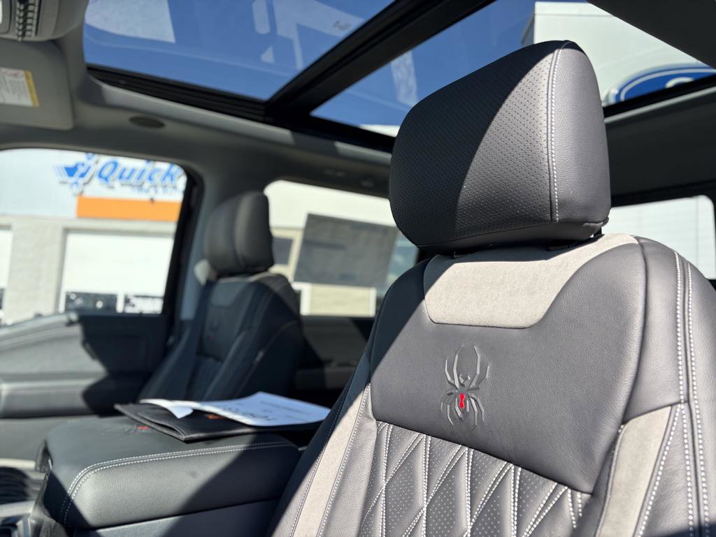 New 2026 Ford F250 Lariat w/ Black Appearance Package image 24