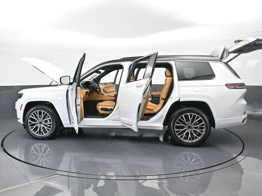 Used 2025 Jeep Grand Cherokee L Summit w/ Luxury Tech Group V image 70