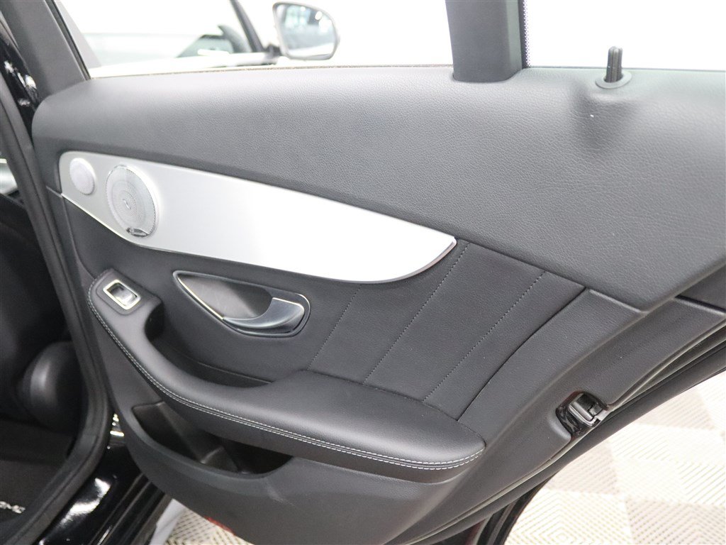 Used 2018 Mercedes-Benz C 300 4MATIC Sedan image 25