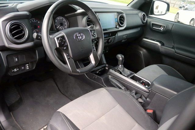Used 2023 Toyota Tacoma TRD Off-Road w/ Technology Package AWD/4WD image 13