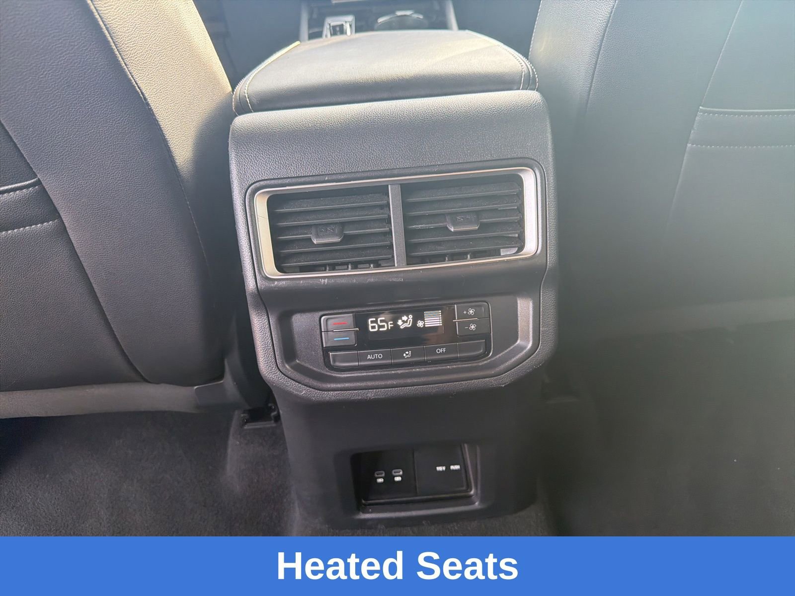 Used 2025 Volkswagen Atlas SE AWD/4WD image 18