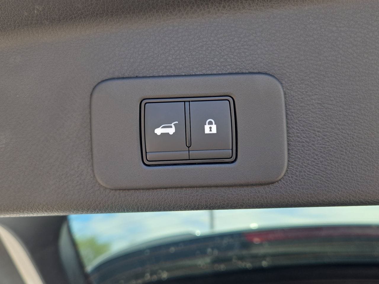 Used 2025 Nissan Murano SL AWD/4WD image 13