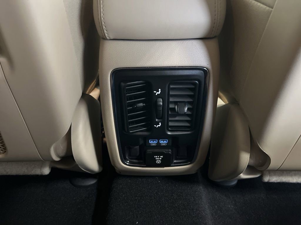 Used 2021 Jeep Grand Cherokee Limited AWD/4WD image 23