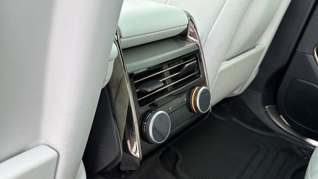 Used 2025 Land Rover Range Rover Sport SE image 23