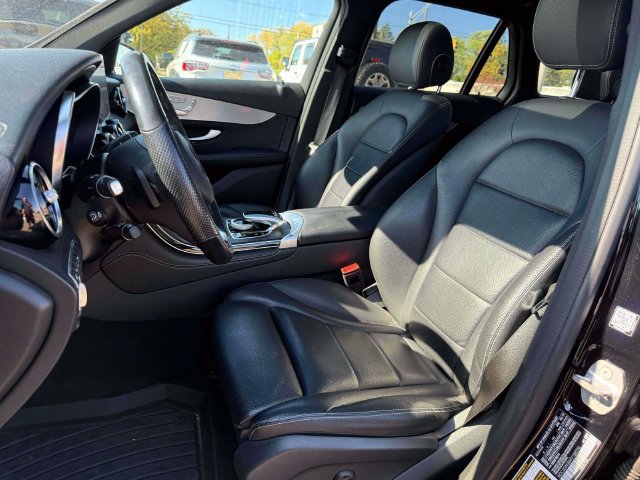 Used 2019 Mercedes-Benz GLC 300 4MATIC image 19