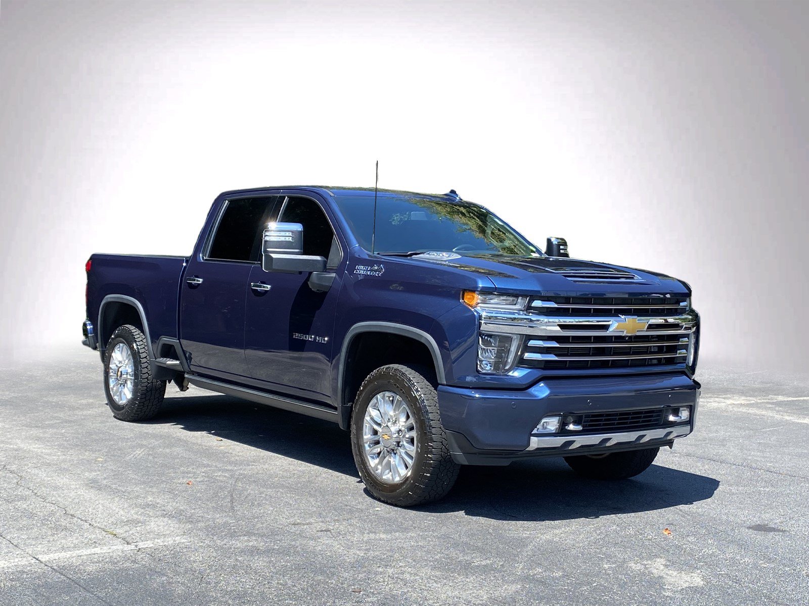Used 2022 Chevrolet Silverado 2500 High Country AWD/4WD image 2