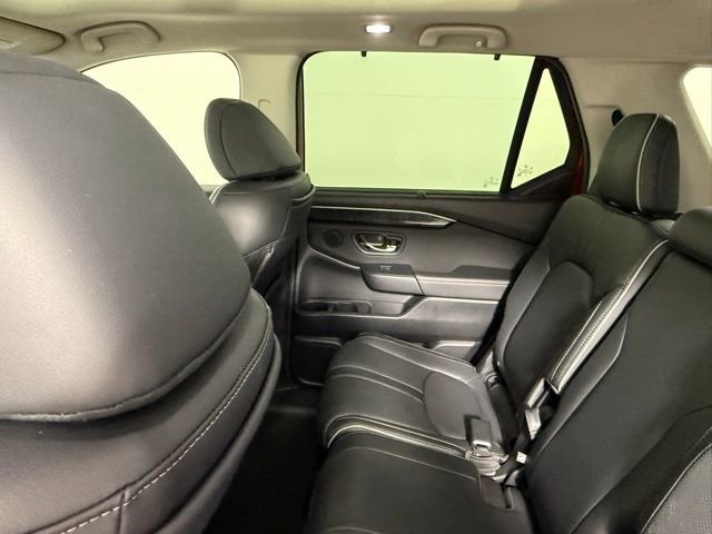 Used 2025 Honda Pilot Elite image 39