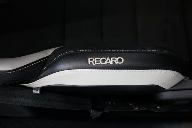 Used 2021 Ford Mustang Shelby GT500 w/ Carbon Fiber Track Pack image 76