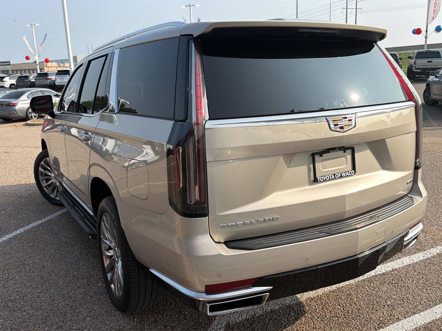 Used 2021 Cadillac Escalade Premium Luxury w/ Performance Package RWD image 5