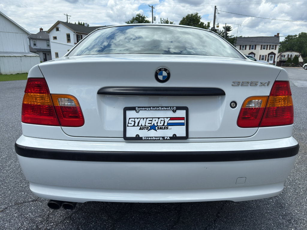 Used 2003 BMW 325xi Sedan AWD/4WD image 4