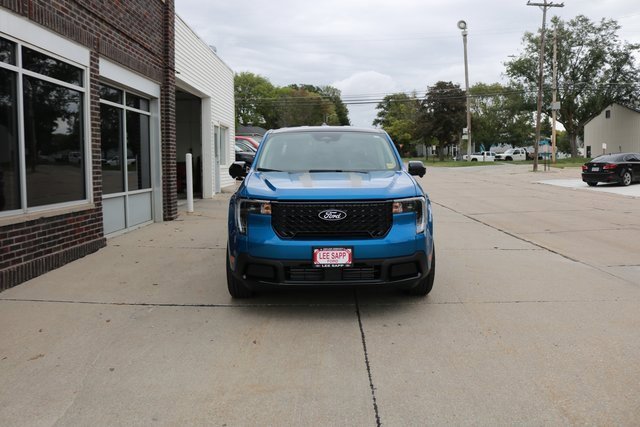 New 2025 Ford Maverick Lariat w/ Black Appearance Package image 3
