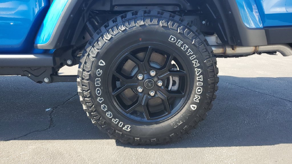 Used 2025 Jeep Gladiator Sport AWD/4WD image 6