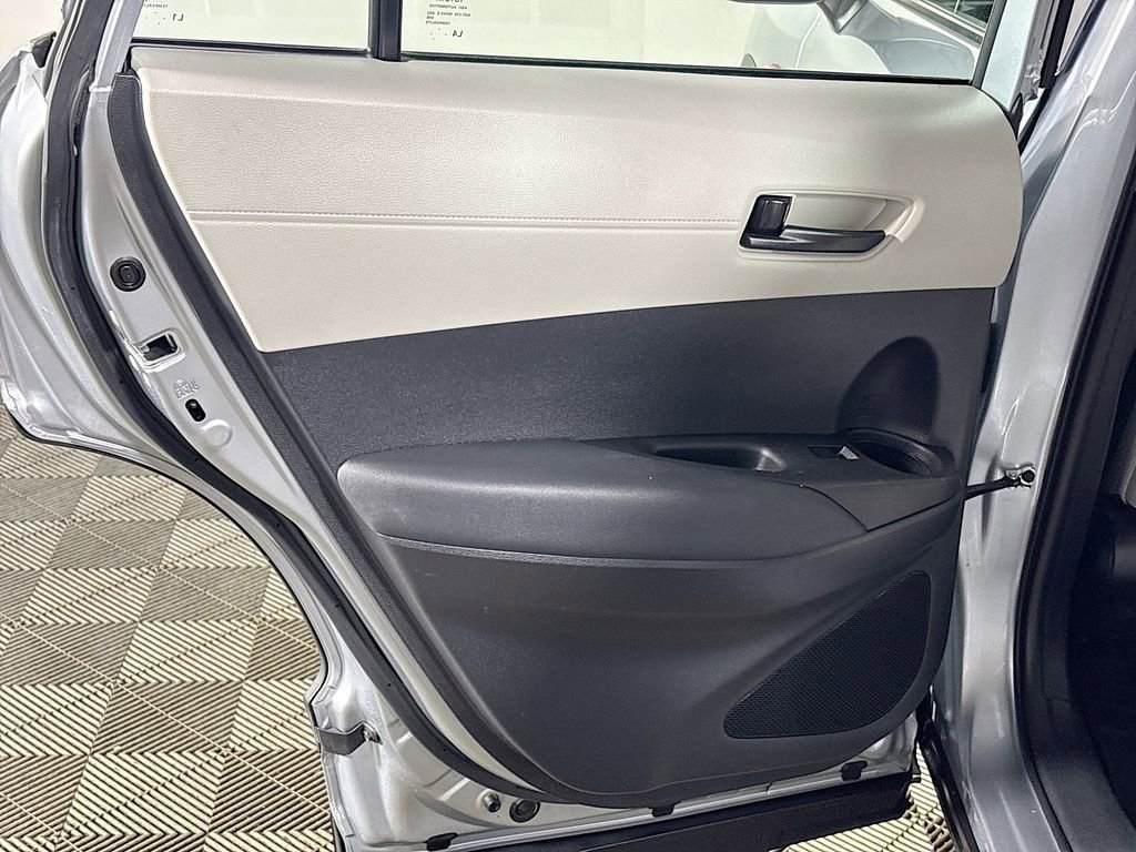 Used 2022 Toyota Corolla Cross L image 19