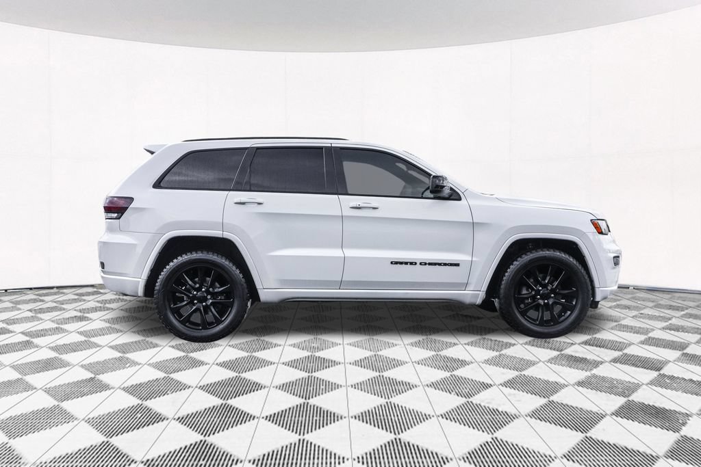 Used 2019 Jeep Grand Cherokee Altitude AWD/4WD image 12
