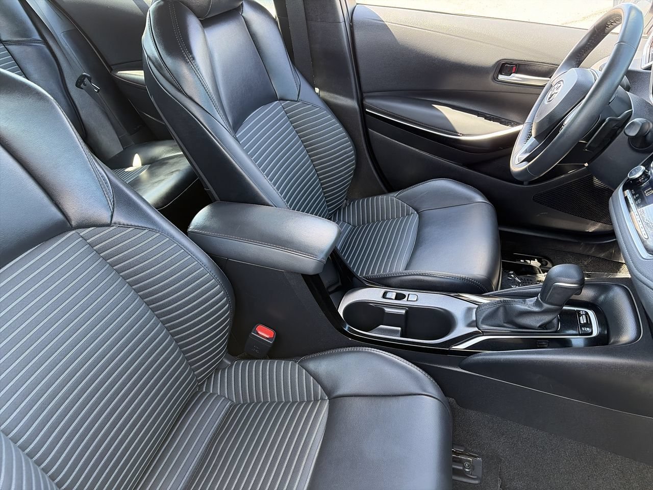 Used 2024 Toyota Corolla XSE FWD image 23