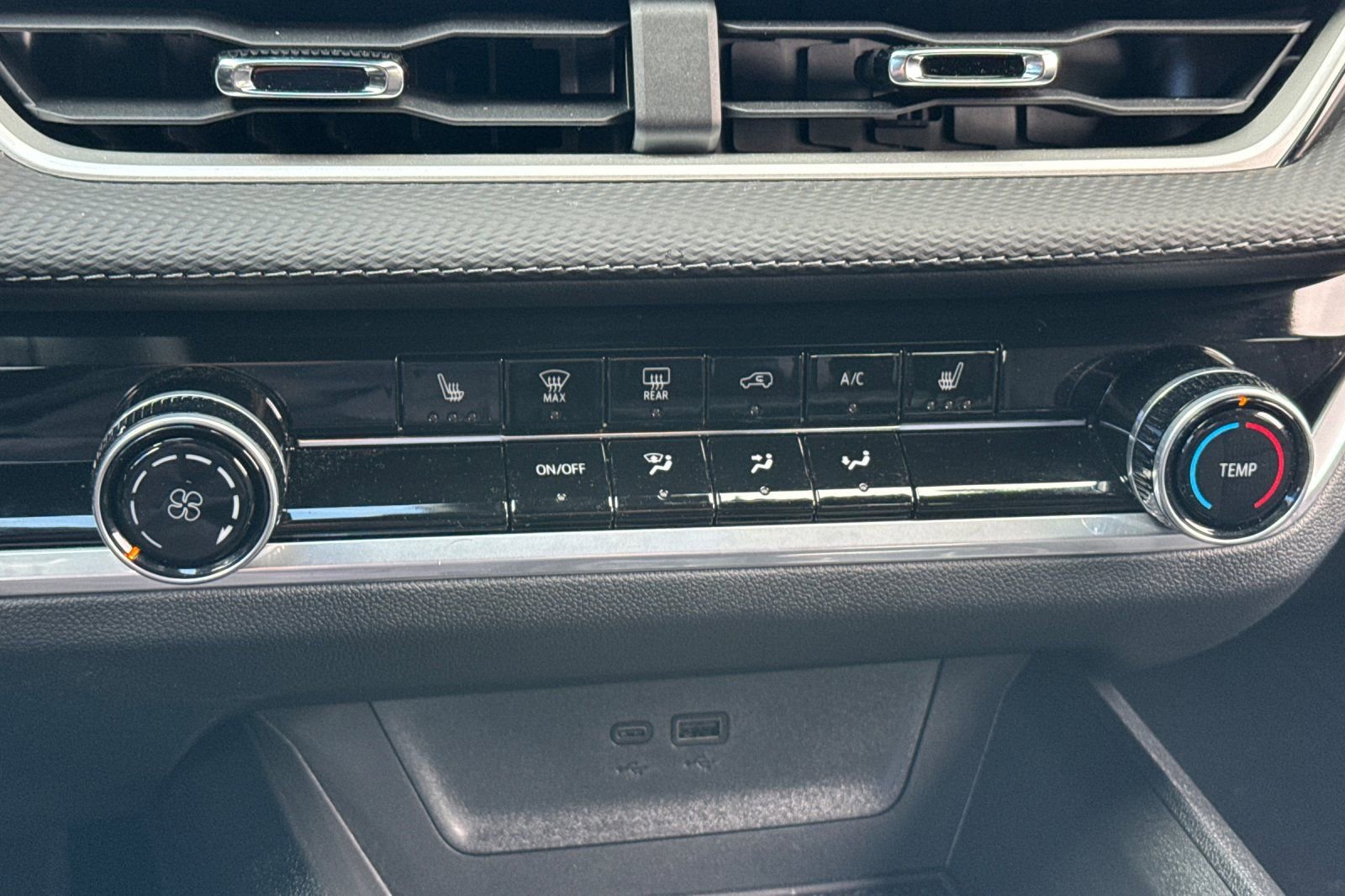 Used 2026 Chevrolet Equinox LT w/ Safety and Technology Package image 30