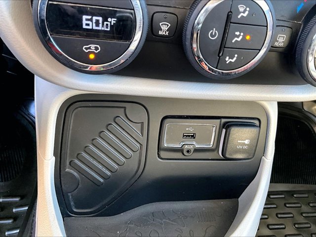 Used 2017 Jeep Renegade Limited image 22