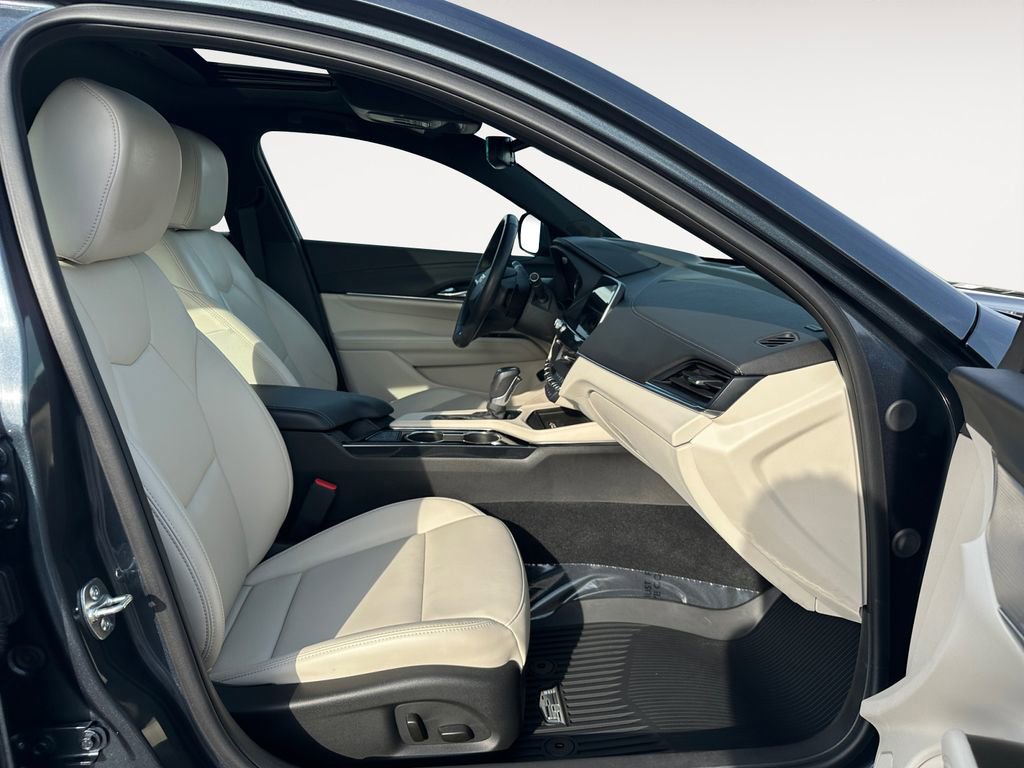 Used 2025 Cadillac CT4 Luxury image 15