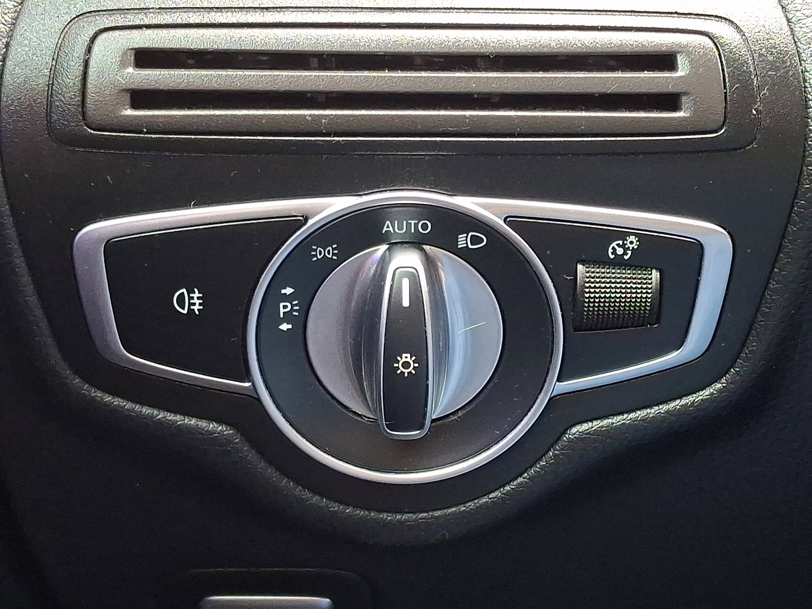 Used 2021 Mercedes-Benz GLC 300 4MATIC image 27