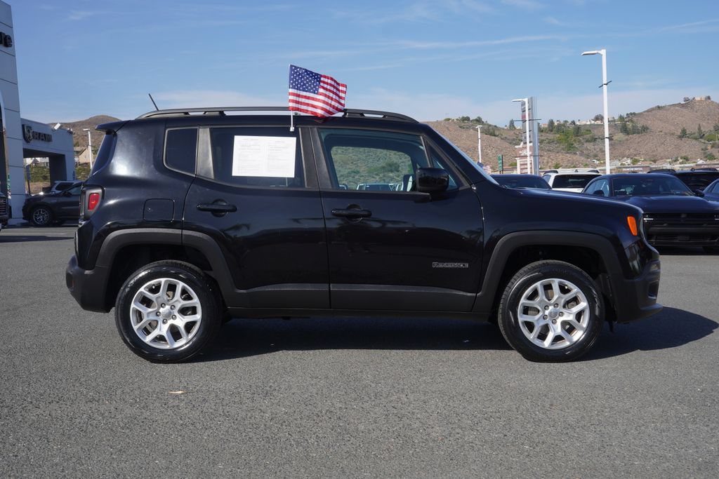 Certified 2017 Jeep Renegade Latitude AWD/4WD image 3