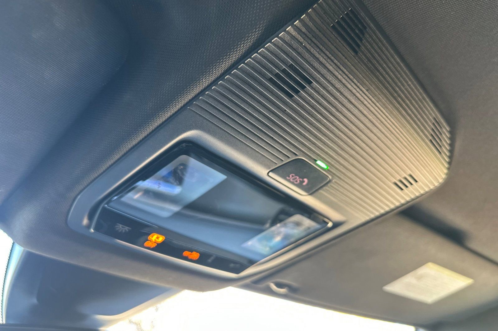 Used 2024 Volkswagen Atlas Cross Sport SE image 24