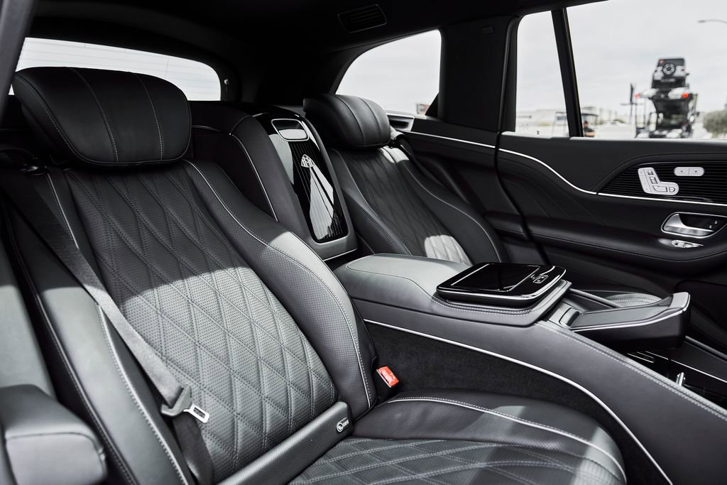 Used 2024 Mercedes-Benz Maybach GLS 600 4MATIC image 42