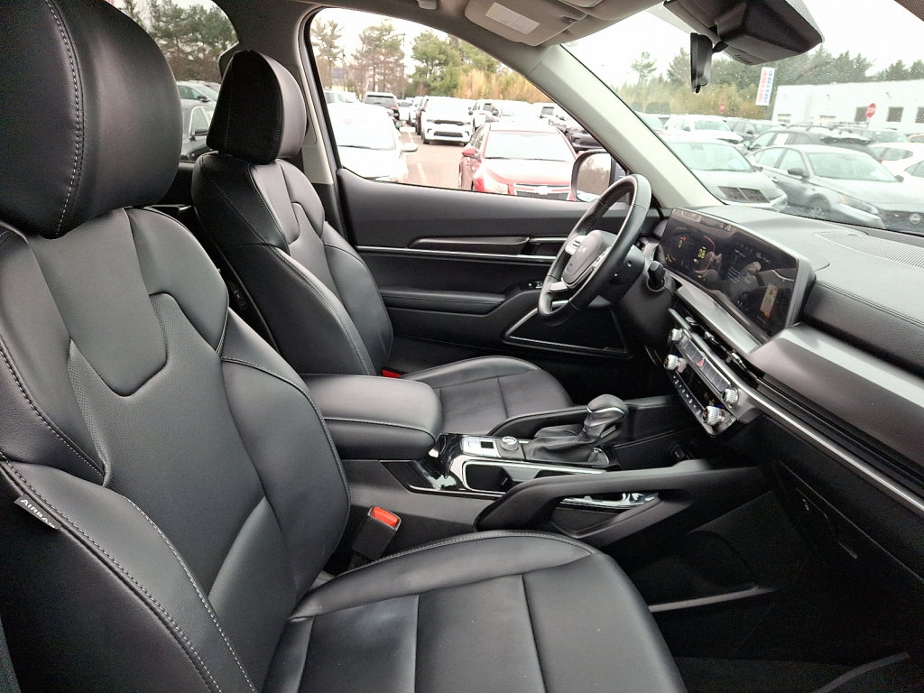 Used 2024 Kia Telluride LX image 12