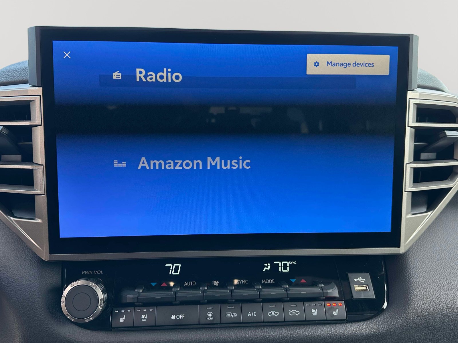 Used 2025 Toyota Tundra Limited image 10