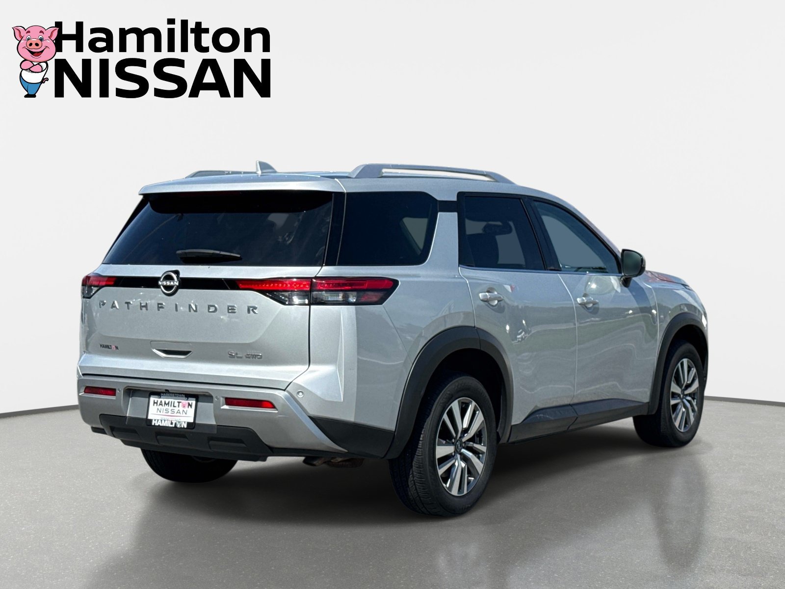 Used 2025 Nissan Pathfinder SL AWD/4WD image 2