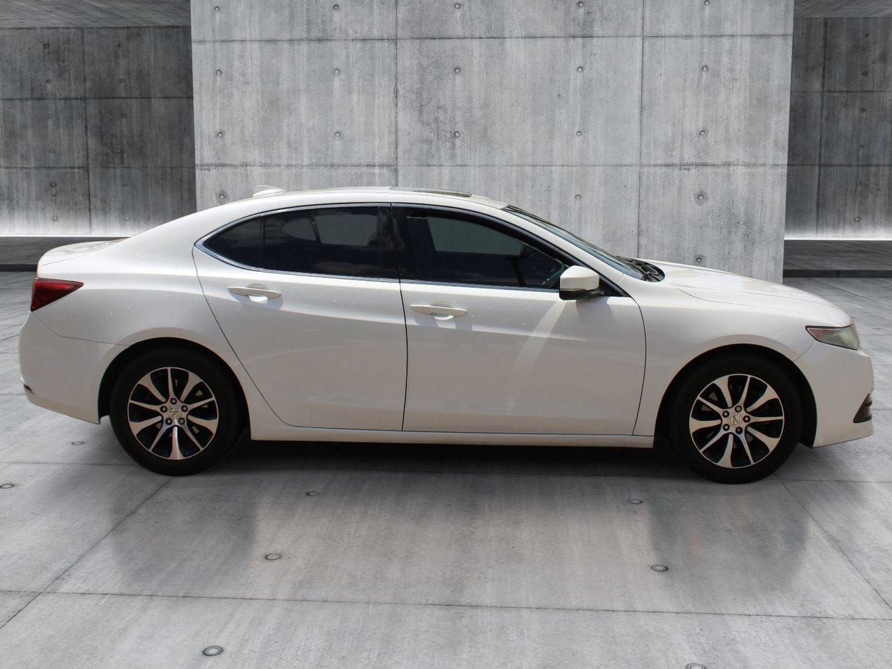 Used 2017 Acura TLX FWD image 6