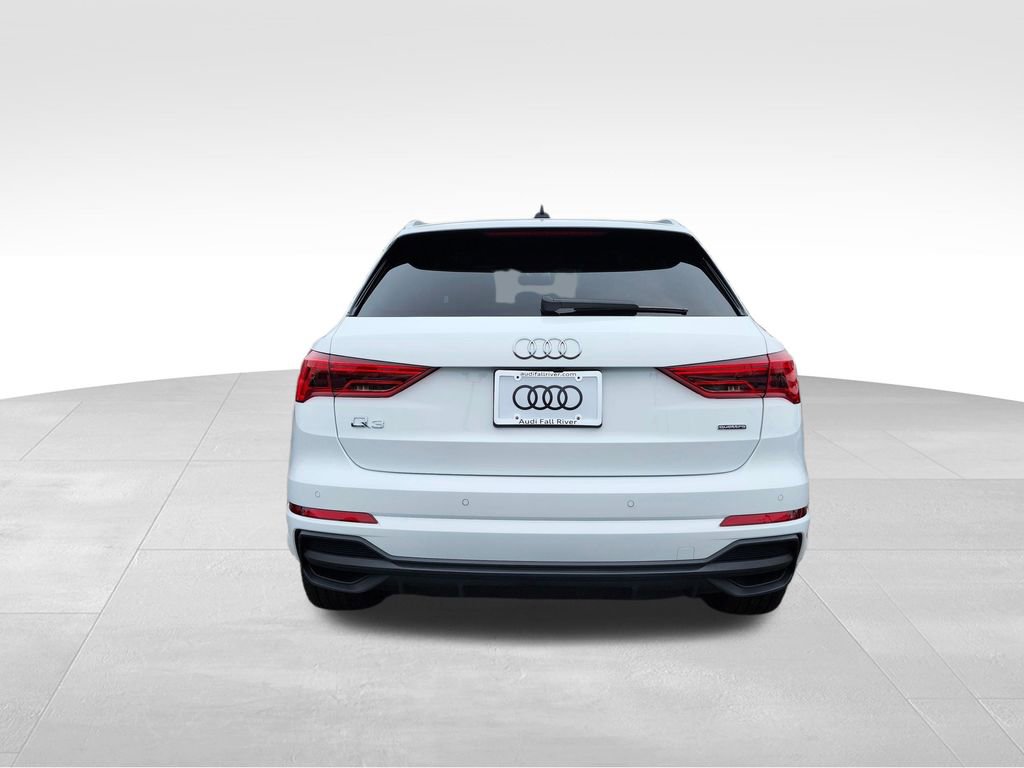 Certified 2025 Audi Q3 2.0T Premium w/ Convenience Package image 5