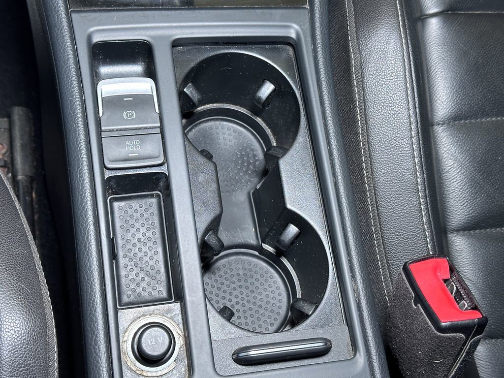 Used 2016 Volkswagen Golf 4-Door image 39