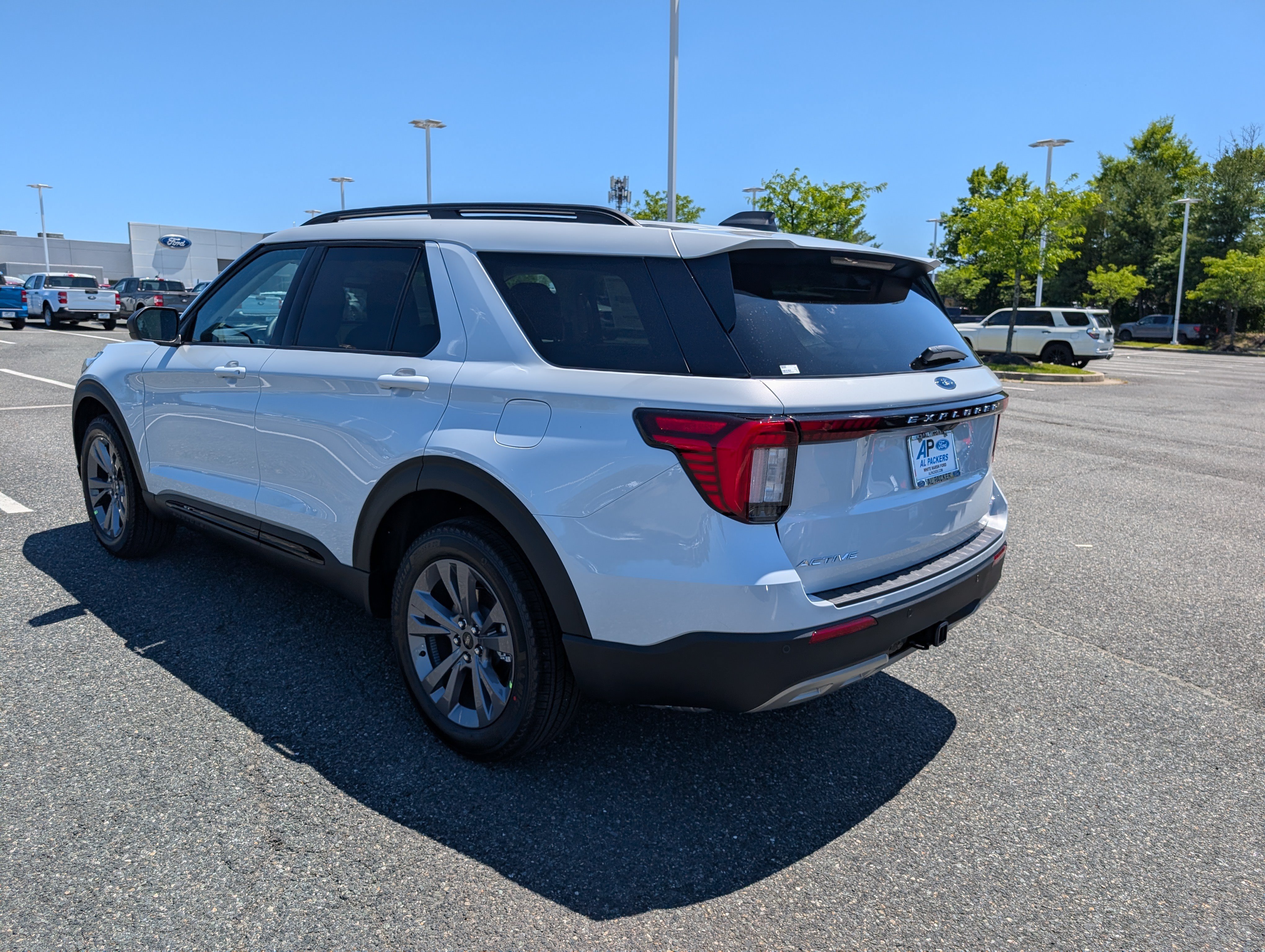 New 2026 Ford Explorer Active w/ Active Comfort Package AWD/4WD image 3