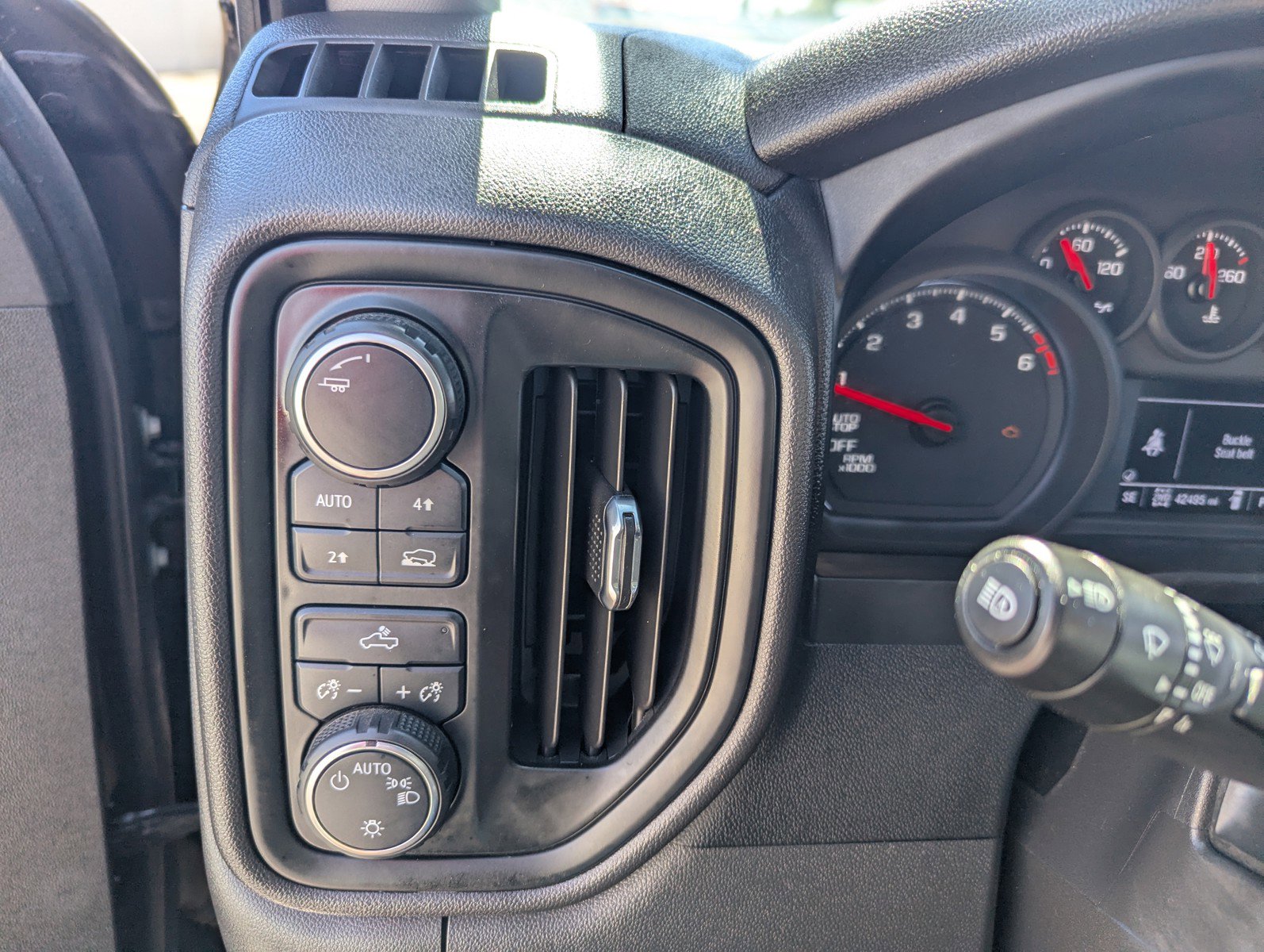 Used 2022 Chevrolet Silverado 1500 Custom image 14