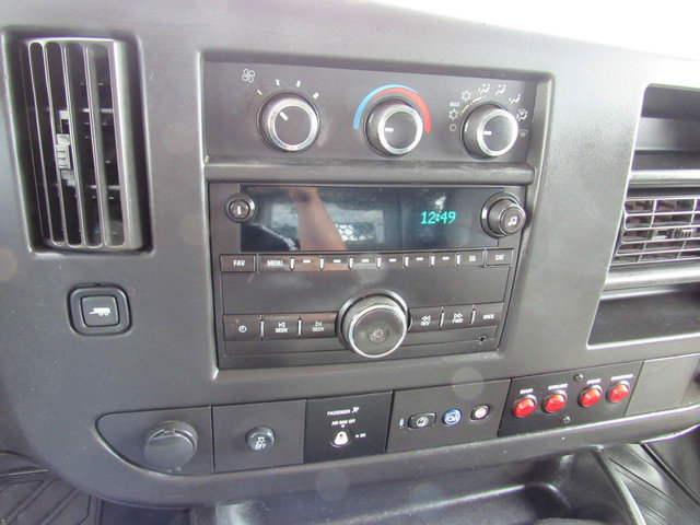 Used 2015 Chevrolet Express 2500 RWD image 36
