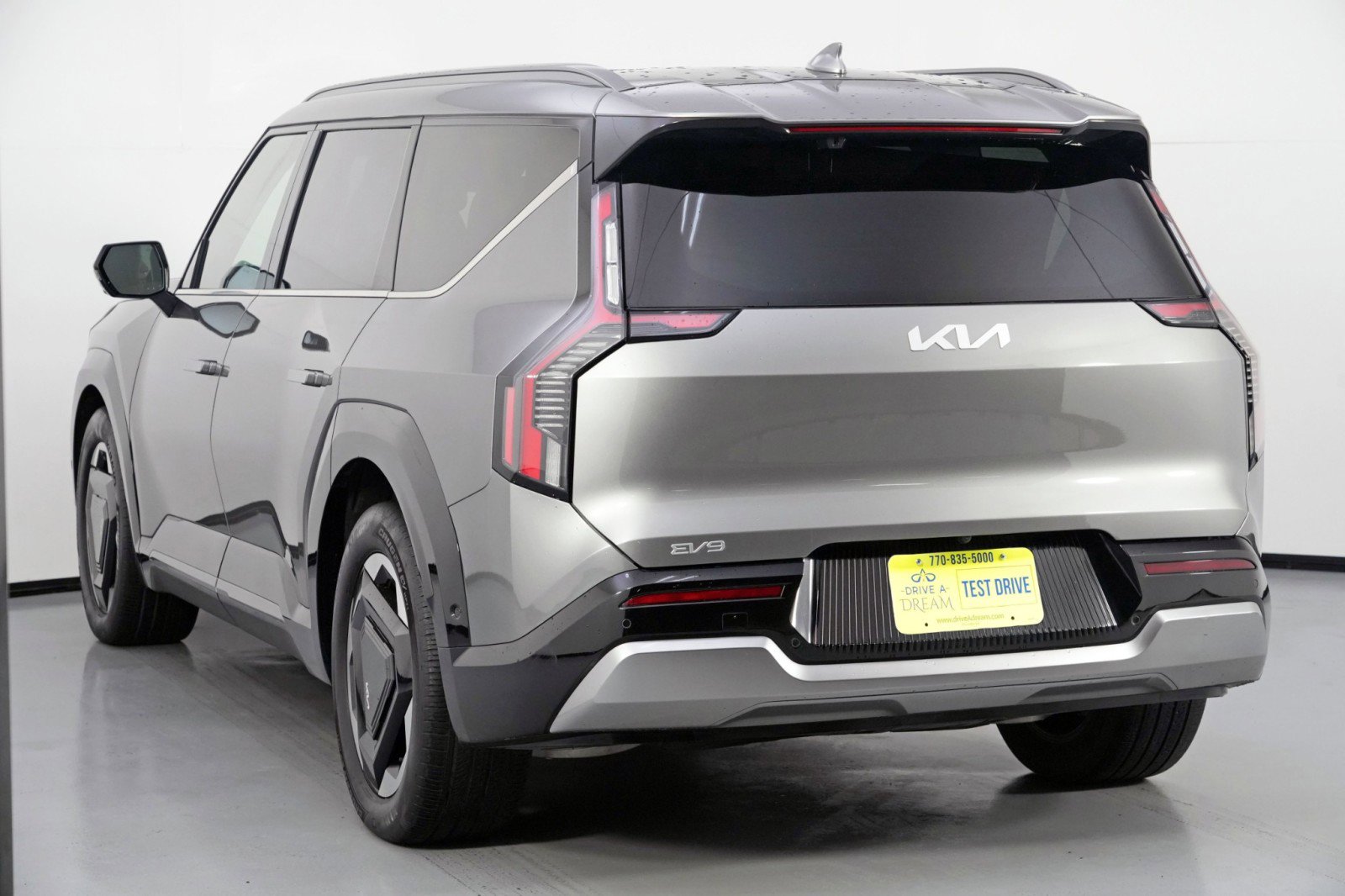 Used 2024 Kia EV9 Land image 61