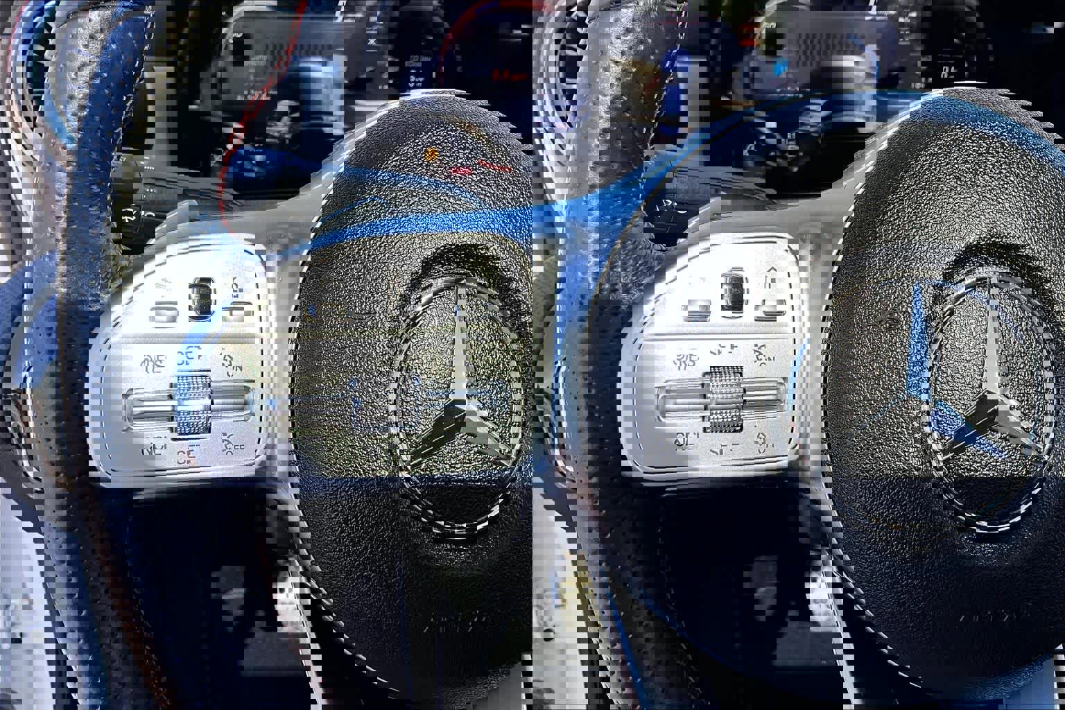 Used 2023 Mercedes-Benz CLA 250 image 24