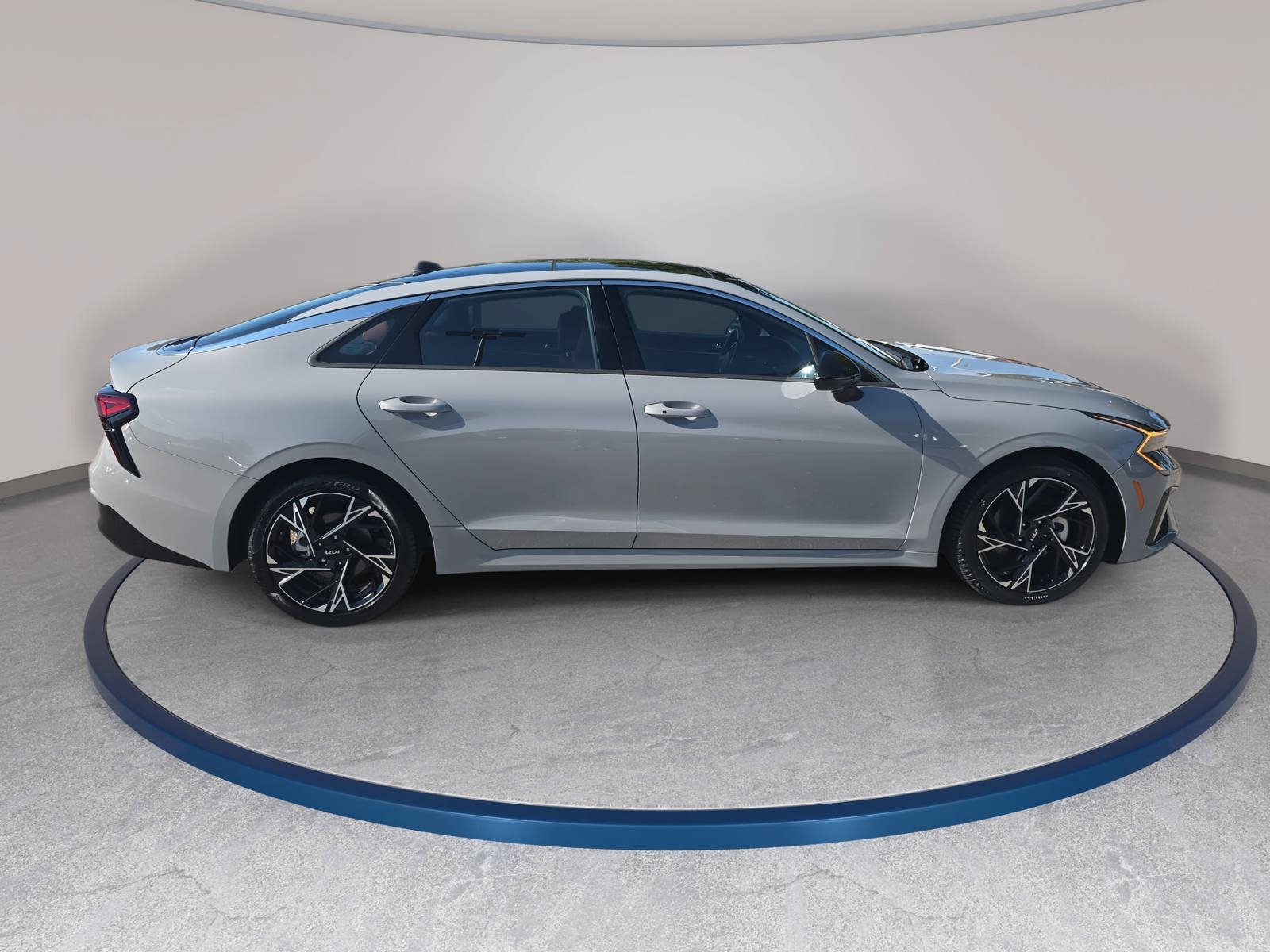 Used 2025 Kia K5 GT-Line w/ GT-Line Premium Package FWD image 4