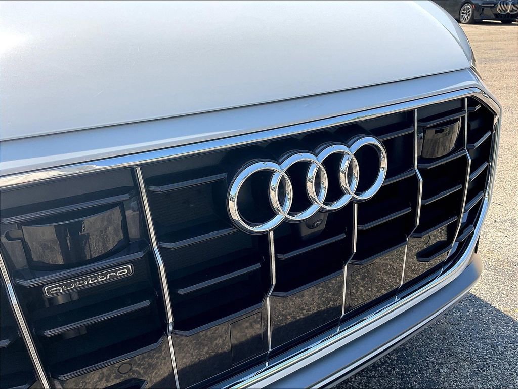 Used 2023 Audi Q8 Premium Plus w/ Premium Plus Package AWD/4WD image 33