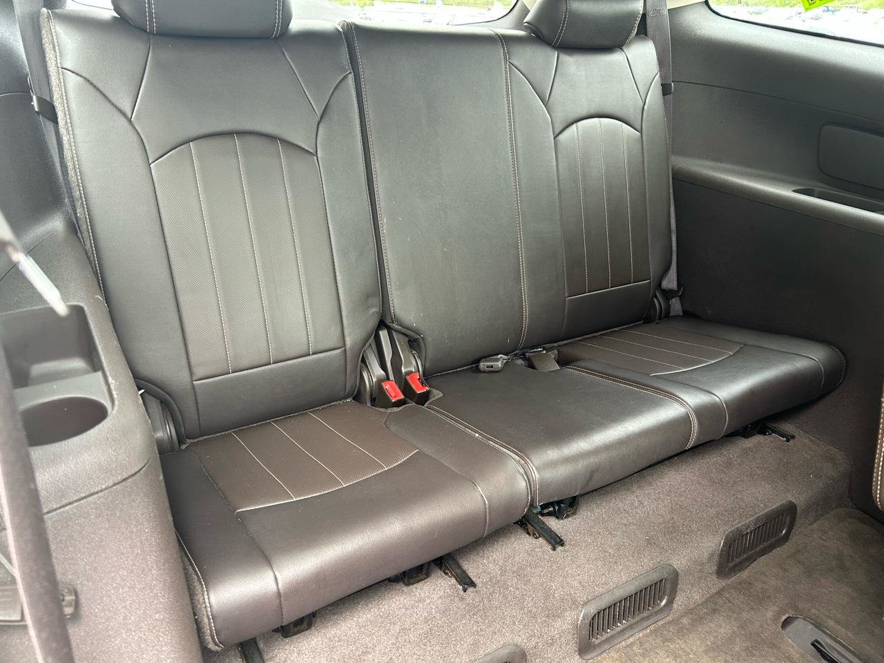 Used 2013 Buick Enclave Leather FWD image 13