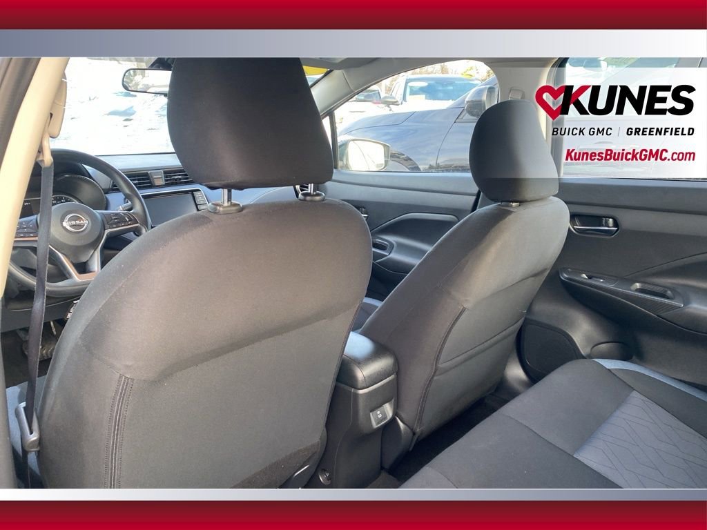 Used 2023 Nissan Versa SV image 33
