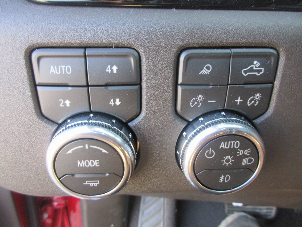 New 2026 GMC Sierra 2500 SLT AWD/4WD image 17
