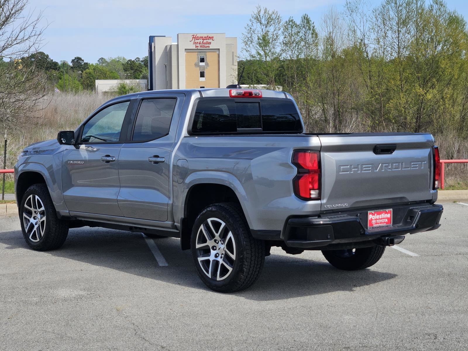 Used 2024 Chevrolet Colorado Z71 w/ Z71 Convenience Package 2 image 4