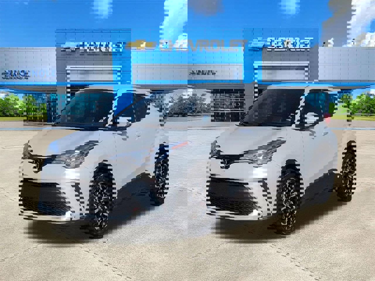 Used 2021 Toyota C-HR XLE image 2