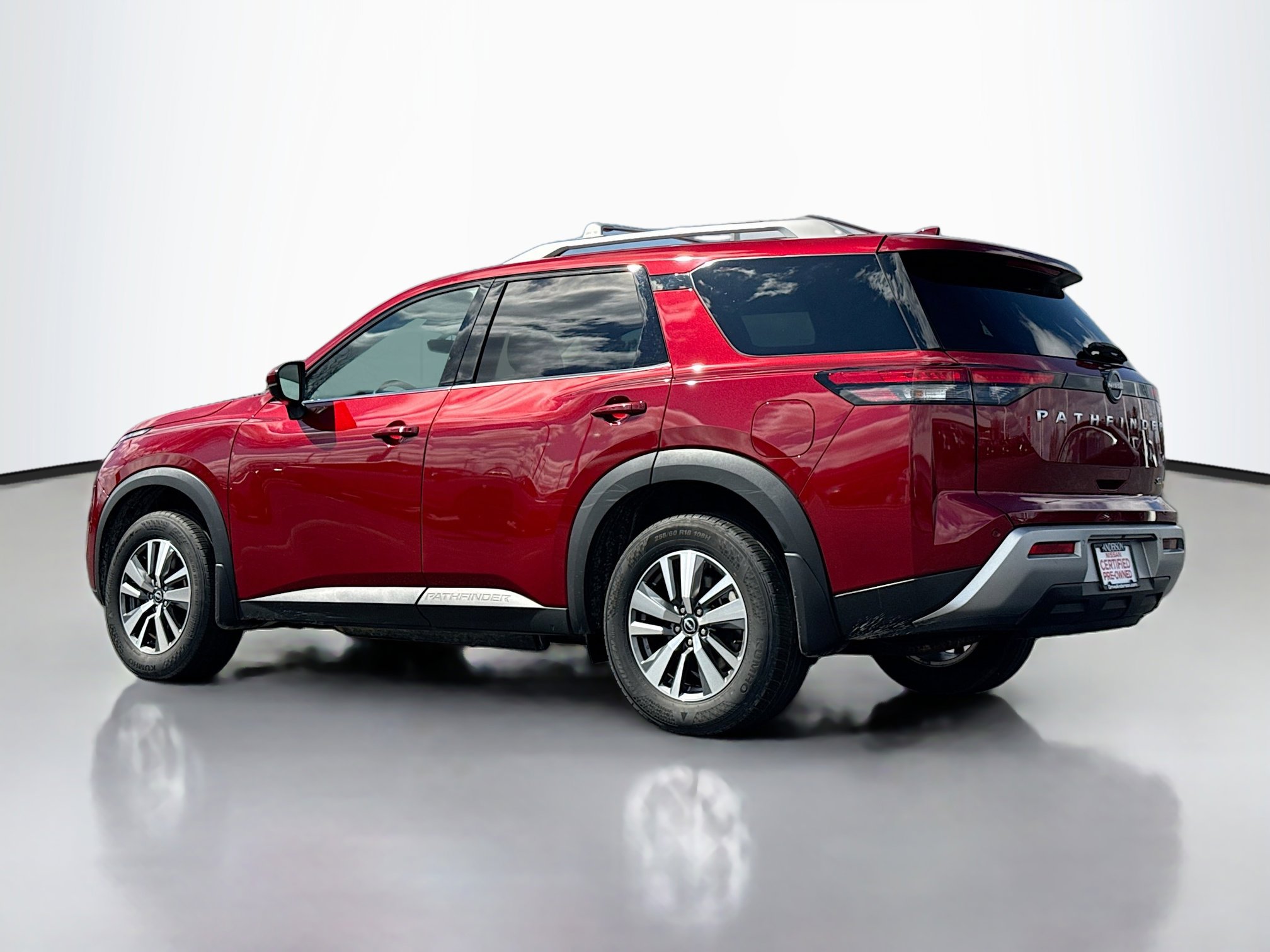 Certified 2024 Nissan Pathfinder SL image 14