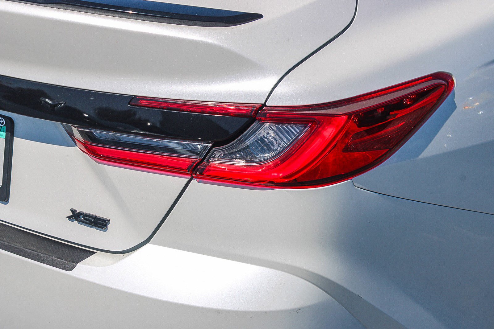 Used 2025 Toyota Camry XSE FWD image 11